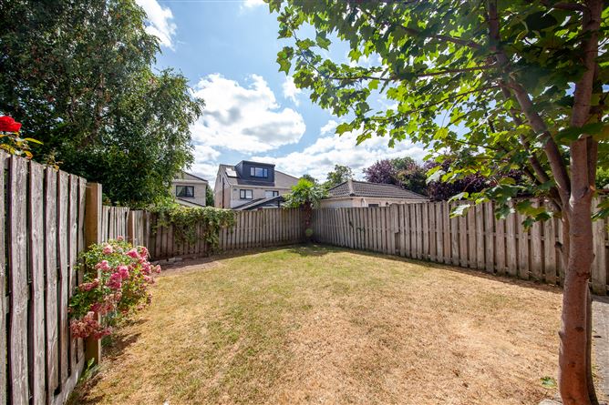 https://photos-a.propertyimages.ie/media/3/9/5/5017593/79a385c6-d970-4c7d-955f-3d7888e26f96_l.jpg