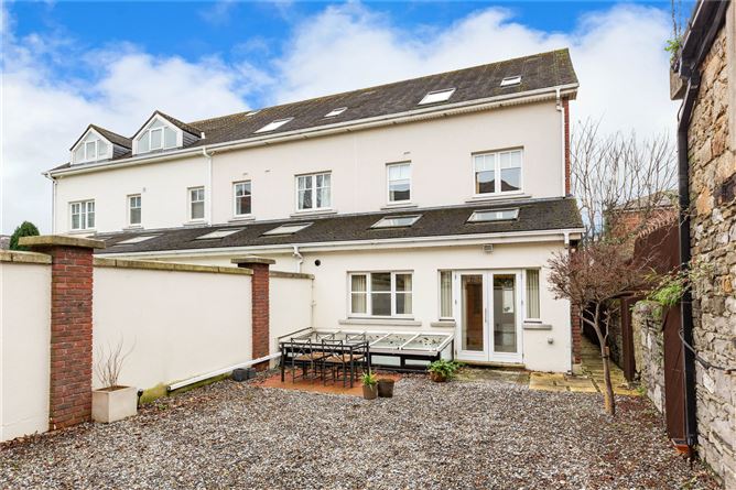 16 Carlton Mews, Shelbourne Avenue, Dublin 4