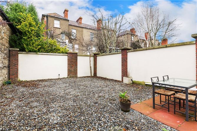 16 Carlton Mews, Shelbourne Avenue, Dublin 4