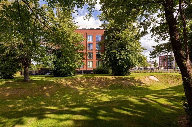 22 Sycamore Hall, Clay Farm, Leopardstown, Dublin 18