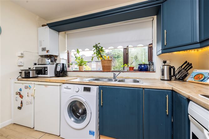 https://photos-a.propertyimages.ie/media/3/9/6/5000693/22d52f7e-557b-42cf-adb0-f73161bdccac_l.jpg