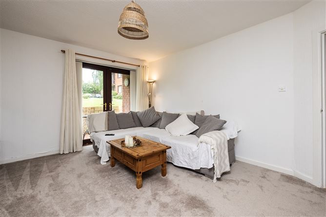 https://photos-a.propertyimages.ie/media/3/9/6/5000693/22d52f7e-557b-42cf-adb0-f73161bdccac_l.jpg