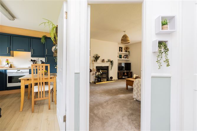 https://photos-a.propertyimages.ie/media/3/9/6/5000693/22d52f7e-557b-42cf-adb0-f73161bdccac_l.jpg