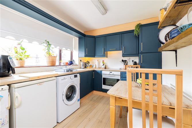 https://photos-a.propertyimages.ie/media/3/9/6/5000693/22d52f7e-557b-42cf-adb0-f73161bdccac_l.jpg