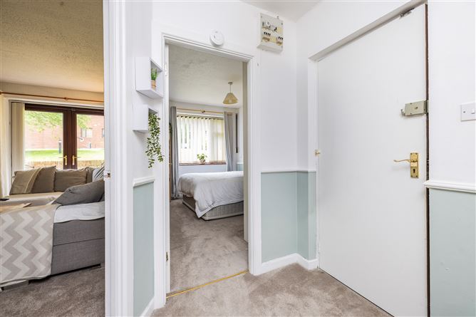 https://photos-a.propertyimages.ie/media/3/9/6/5000693/22d52f7e-557b-42cf-adb0-f73161bdccac_l.jpg
