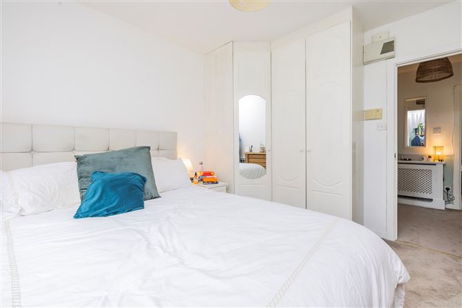 https://photos-a.propertyimages.ie/media/3/9/6/5000693/22d52f7e-557b-42cf-adb0-f73161bdccac_l.jpg