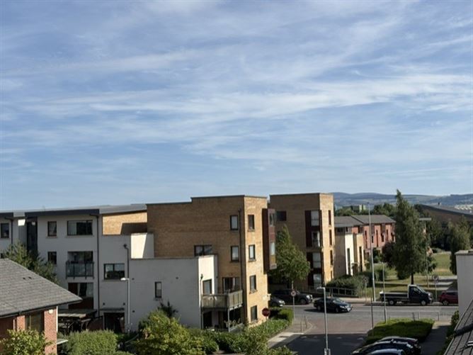 Photo 15 of 15 — 17 Castlegate Drive, Lucan, Dublin