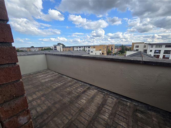 Photo 13 of 15 — 17 Castlegate Drive, Lucan, Dublin