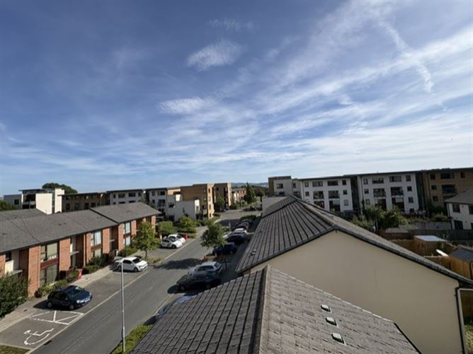 Photo 14 of 15 — 17 Castlegate Drive, Lucan, Dublin