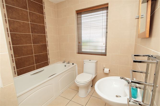 30 The Crescent, Ashfield, Bagenalstown, Carlow