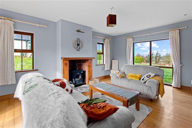 Sandstone Lodge, Derrymeleen, Ballineen, Co. Cork