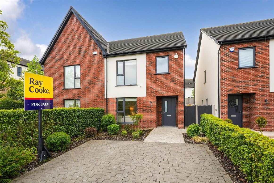 25 Graydon Road, Newcastle, Co.Dublin