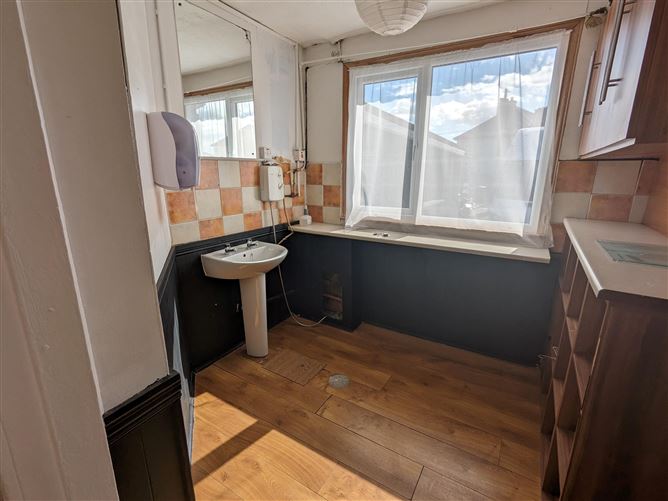 74 Tory Top Road, Ballyphehane, Cork City, Cork Irish & European