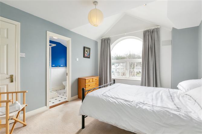 8 Deerpark, Lucan Road, Chapelizod, Dublin 20