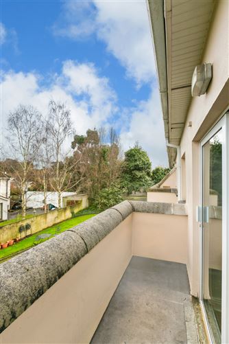 8 Deerpark, Lucan Road, Chapelizod, Dublin 20