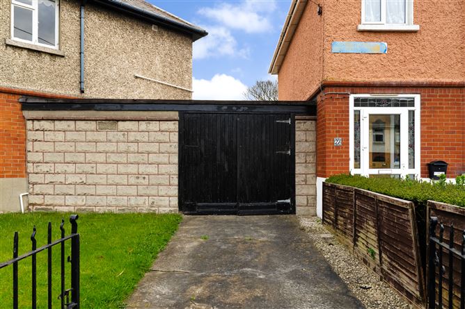 11 INISHMAAN ROAD, Gaeltacht Park, Whitehall,   Dublin 9