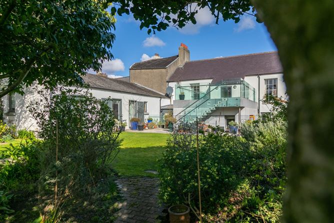 3 The Crescent, Monkstown, Co. Dublin