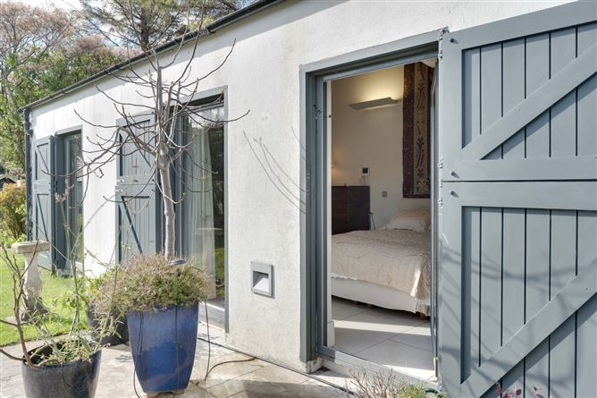 3 The Crescent, Monkstown, Co. Dublin