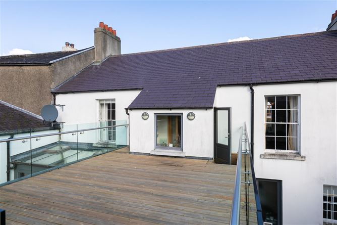 3 The Crescent, Monkstown, Co. Dublin