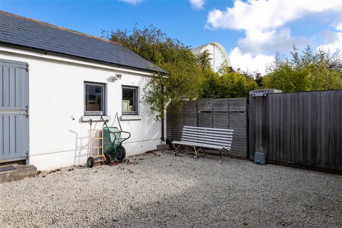 3 The Crescent, Monkstown, Co. Dublin