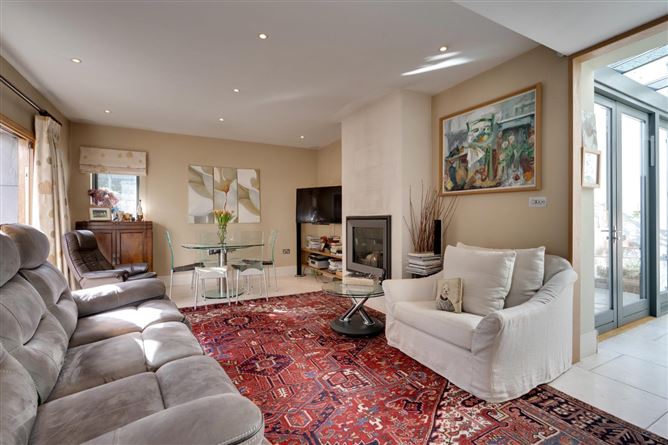 3 The Crescent, Monkstown, Co. Dublin