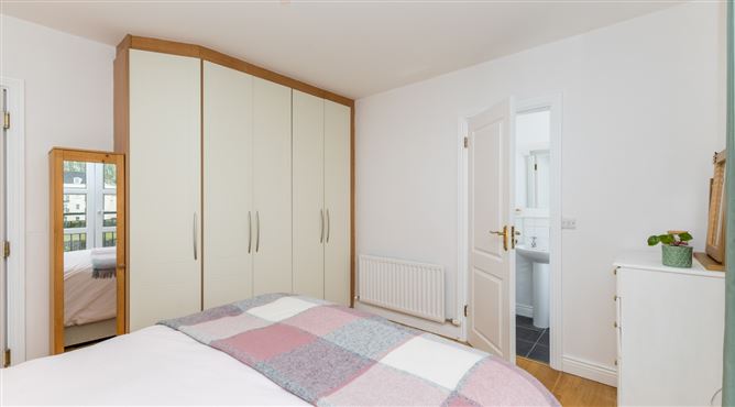 30 Greenview, Seabrook Manor, Portmarnock,   County Dublin
