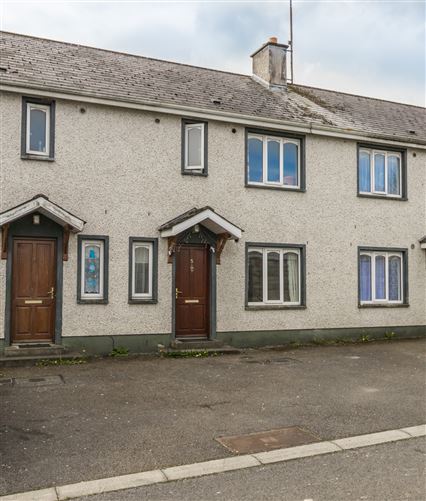 5 Bank Gardens, Henry Street, Roscommon