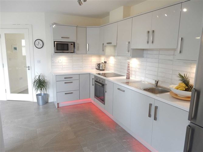 7 Meadow View, Clarecastle, County Clare