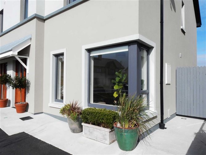 7 Meadow View, Clarecastle, County Clare