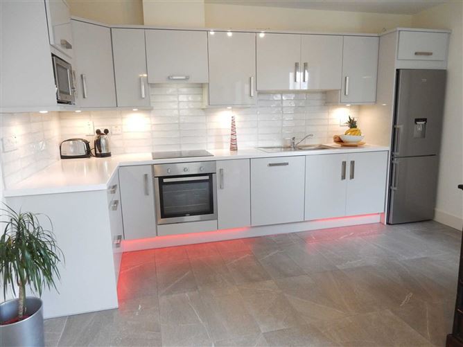 7 Meadow View, Clarecastle, County Clare