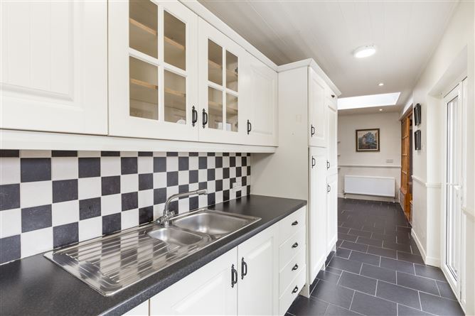 13 O'Connell Avenue, St Johns Road, Wexford