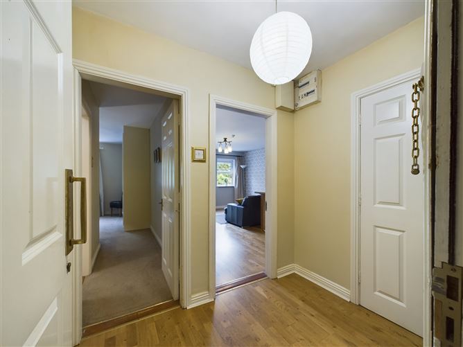 18 Woodville, Rochestown Road, Rochestown, Cork