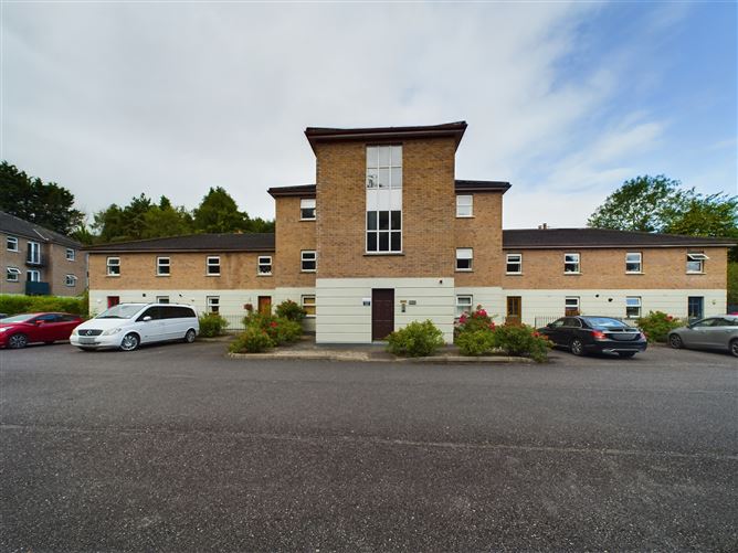 18 Woodville, Rochestown Road, Rochestown, Cork