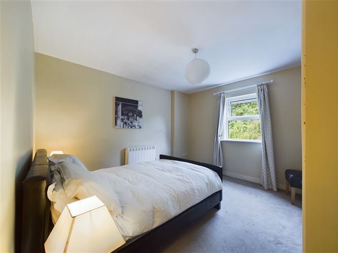 18 Woodville, Rochestown Road, Rochestown, Cork