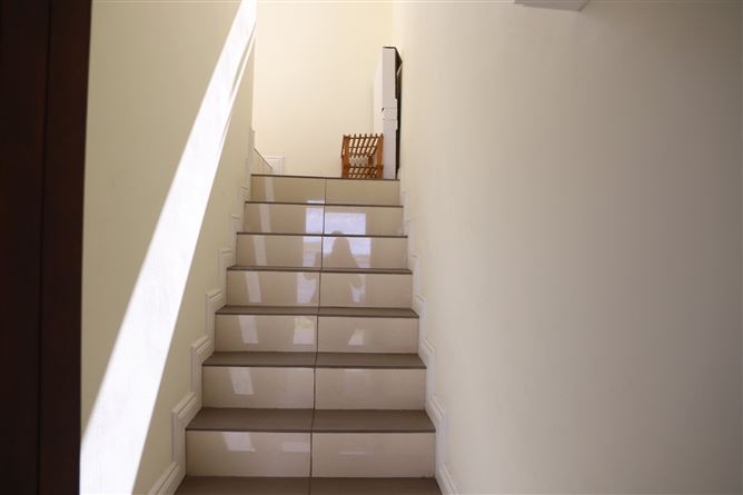 Apartment 2, Radharc Alainn, The Quay, Kinvara, Co. Galway