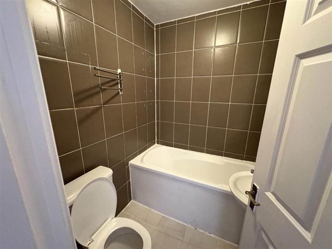 6 The Archway, Maiden Street, Newcastle West, Limerick