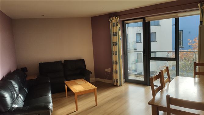 https://photos-a.propertyimages.ie/media/4/0/1/4470104/77f57960-5d72-4dff-8f7f-a3d915f110bd_l.jpg