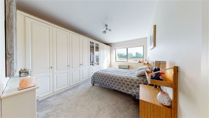Apt, 32 West Courtyard, Tullyvale, Cabinteely, Dublin 18