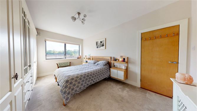 Apt, 32 West Courtyard, Tullyvale, Cabinteely, Dublin 18