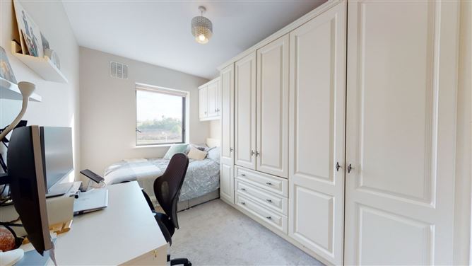 Apt, 32 West Courtyard, Tullyvale, Cabinteely, Dublin 18