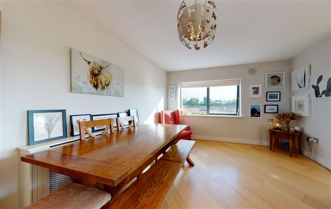 Apt, 32 West Courtyard, Tullyvale, Cabinteely, Dublin 18
