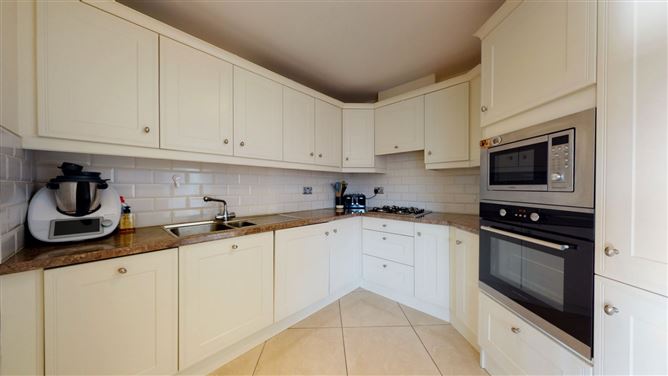 Apt, 32 West Courtyard, Tullyvale, Cabinteely, Dublin 18