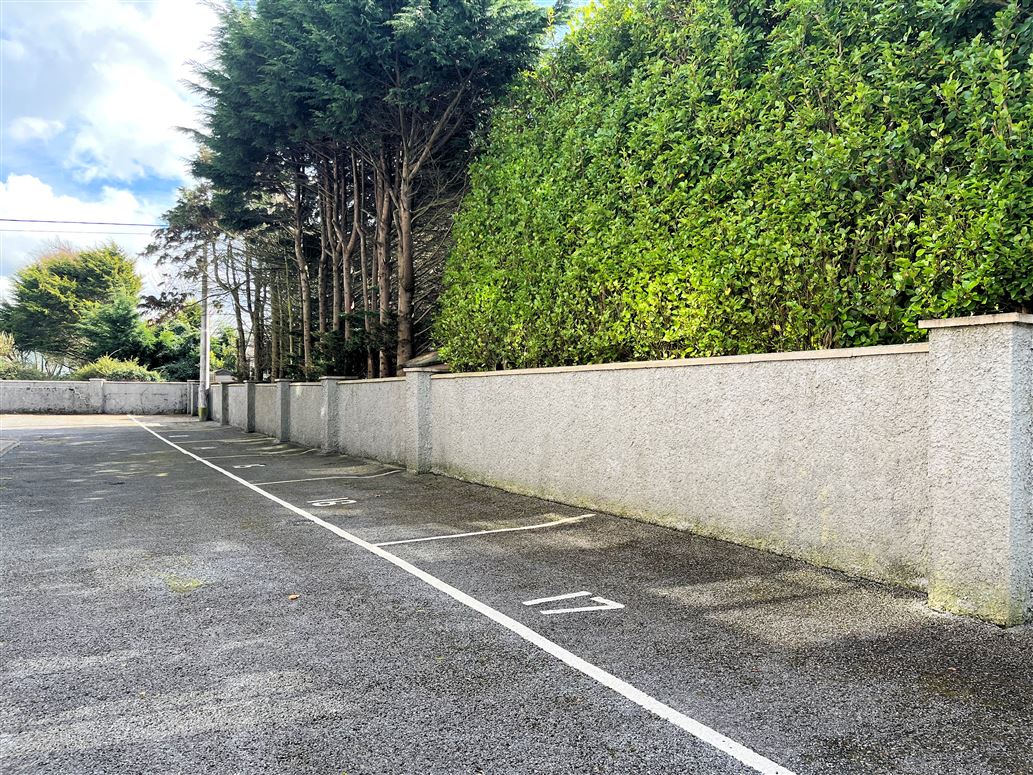 7 Montrose House Whitestrand Park, Salthill, Galway