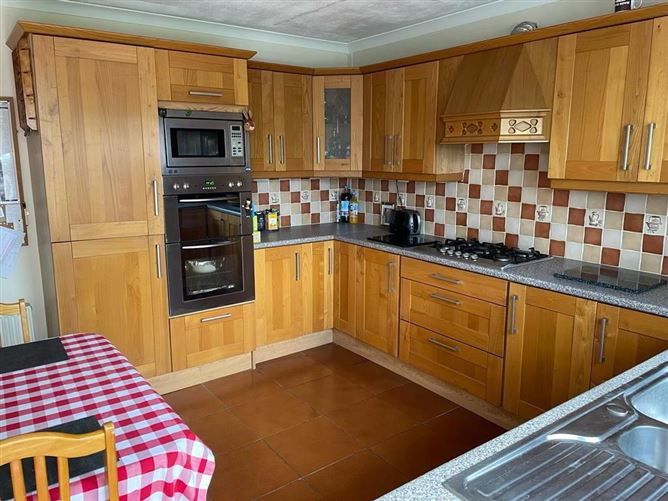 18 Comeragh Crescent, Dungarvan, Waterford