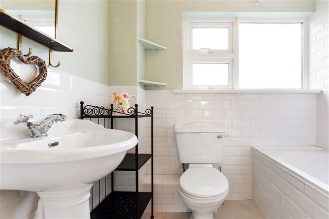 24 Bayview Drive, Killiney, Co. Dublin