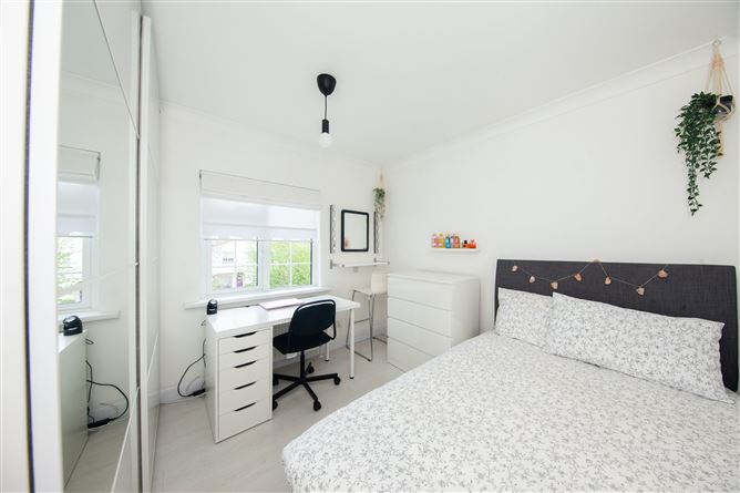 4 The Crescent, Kingswood, Tallaght, Dublin 24
