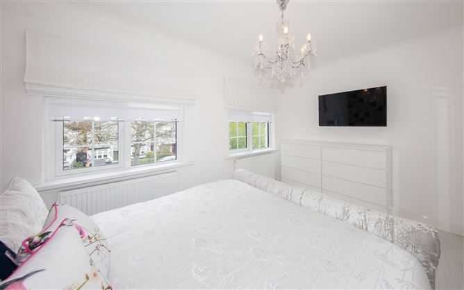 4 The Crescent, Kingswood, Tallaght, Dublin 24