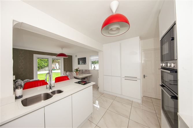 4 The Crescent, Kingswood, Tallaght, Dublin 24