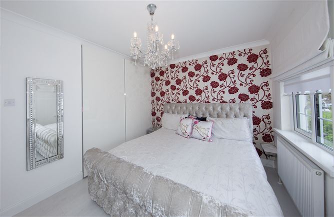 4 The Crescent, Kingswood, Tallaght, Dublin 24