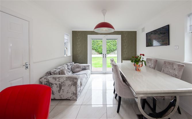 4 The Crescent, Kingswood, Tallaght, Dublin 24